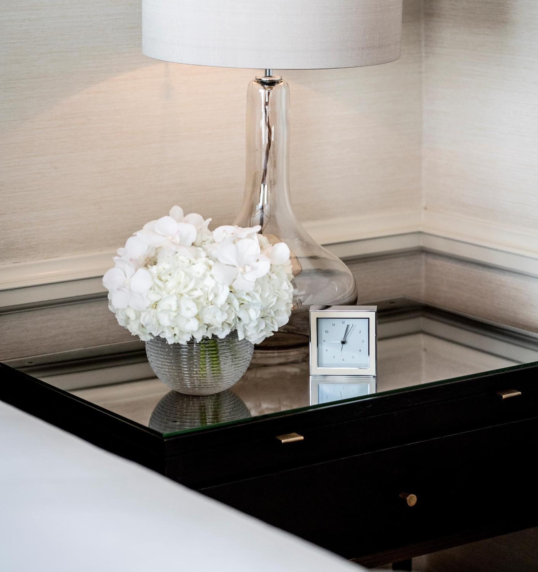 The Westbury Hotel Dublin Exterior foto A mirrored tray
